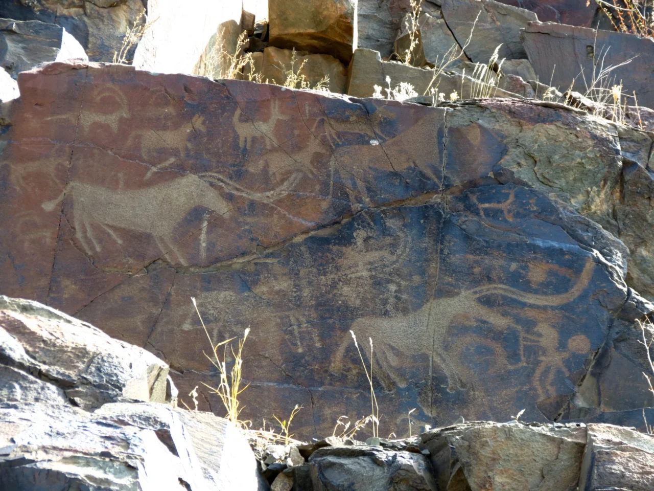Петроглифы Тамгалы (пос. Карабастау)